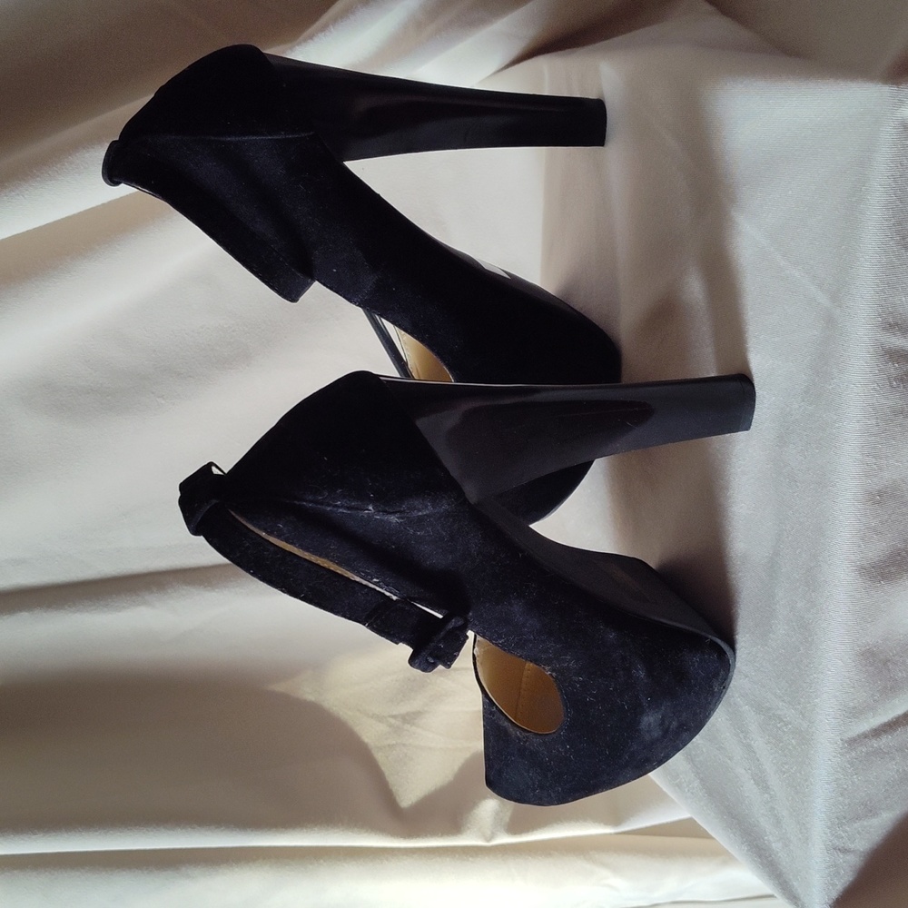 High heels - Picture 3 of 10
